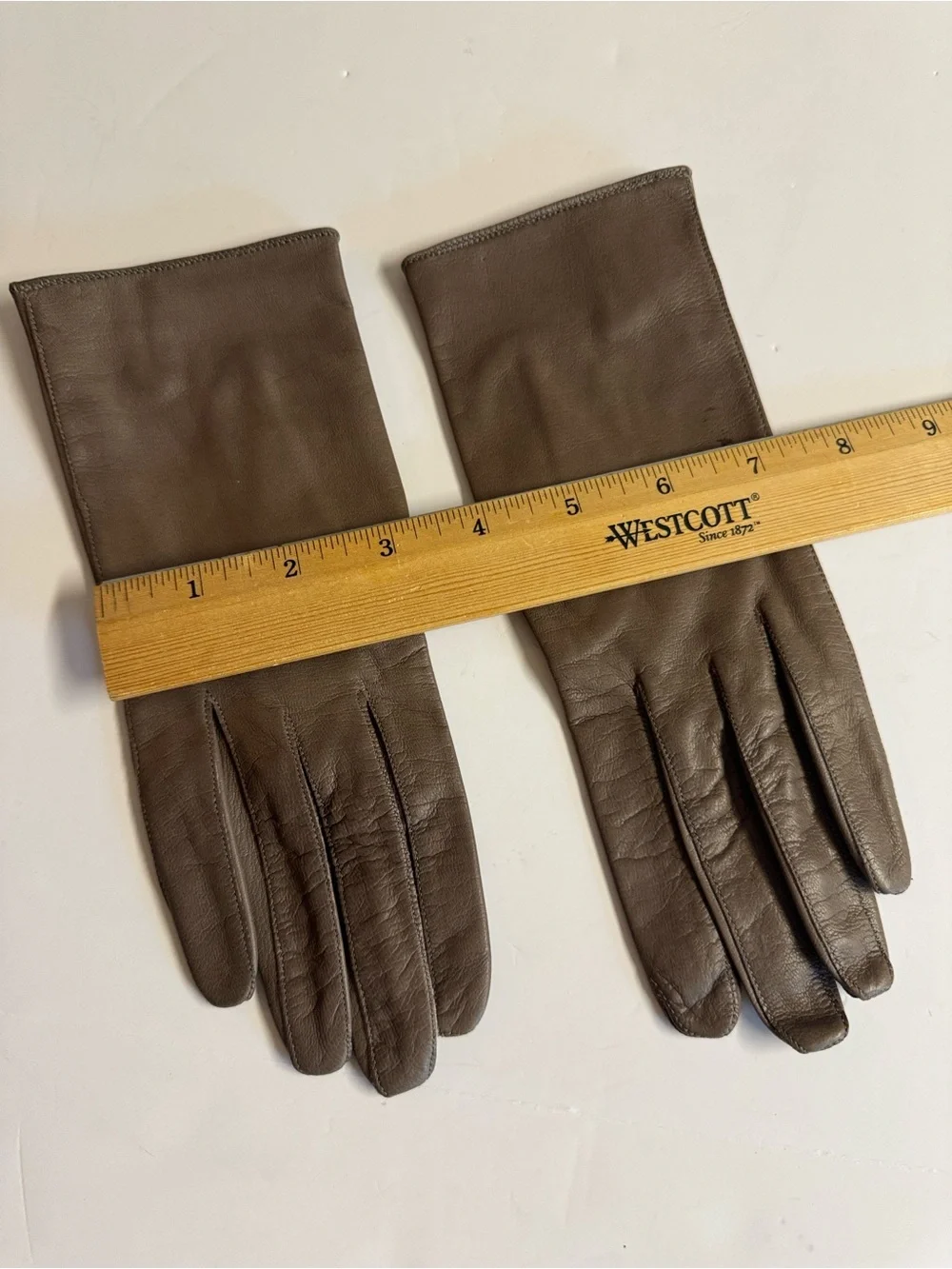 Vintage 50s Lord & Taylor Soft Brown Leather Gloves.Silk Lining.